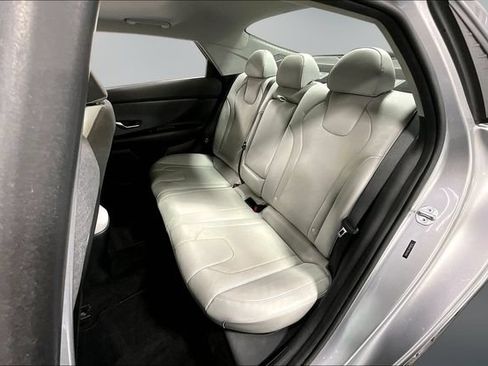 Used 2023 Hyundai Elantra Limited FWD image 21