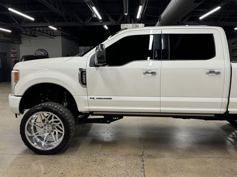 Used 2017 Ford F250 Platinum w/ FX4 Off-Road Package AWD/4WD image 5