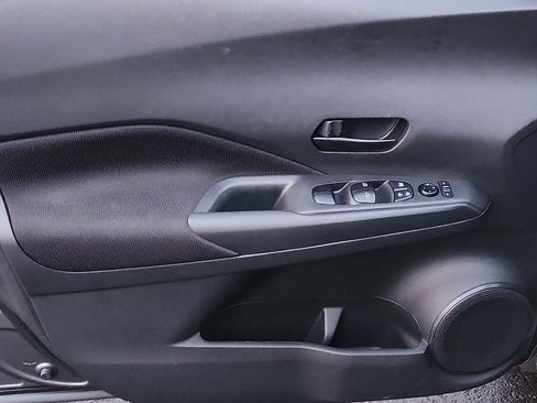 Used 2023 Nissan Kicks S image 12