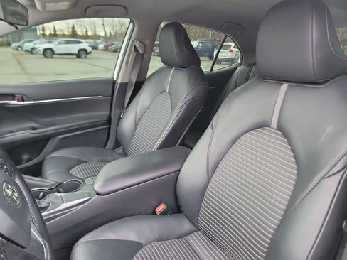 Used 2020 Toyota Camry SE image 13