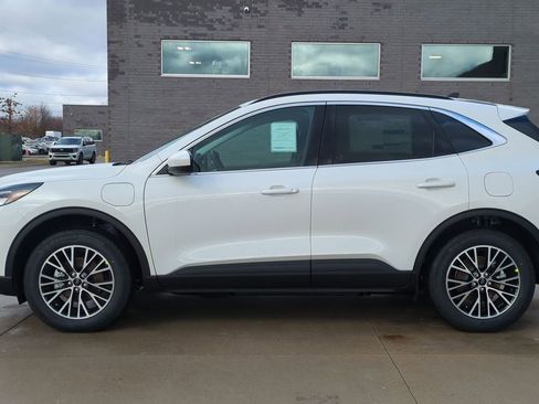 New 2026 Ford Escape SE image 2