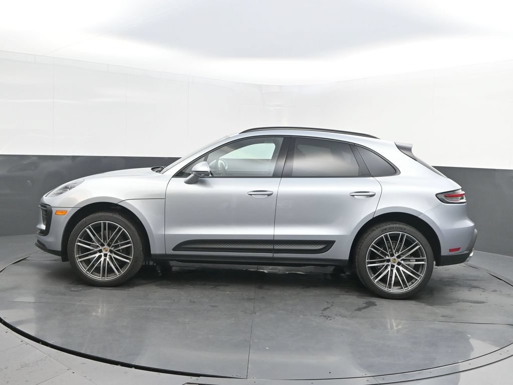 Certified 2026 Porsche Macan AWD/4WD image 2