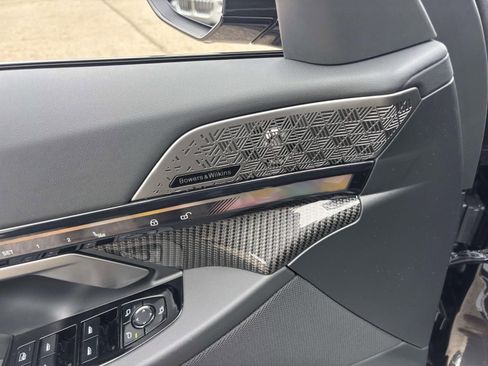 New 2026 BMW 550e xDrive image 12