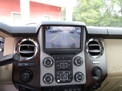 Used 2015 Ford F250 Lariat w/ Lariat Ultimate Package image 18