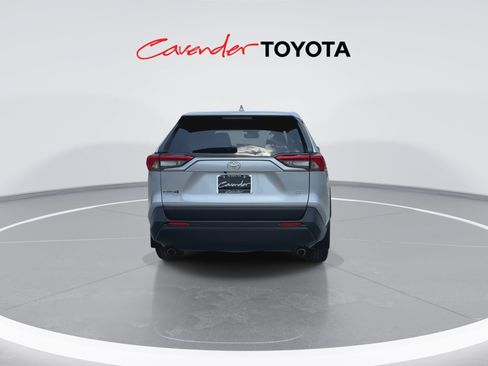 Used 2022 Toyota RAV4 LE FWD image 7