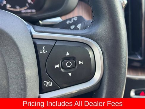 Used 2021 Volvo XC60 T5 Momentum w/ Protection Package Premier FWD image 19