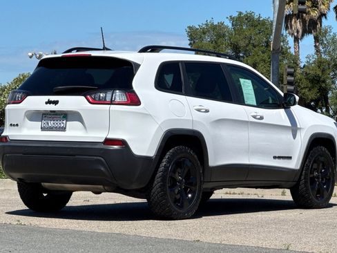 Used 2020 Jeep Cherokee Latitude Plus AWD/4WD image 8