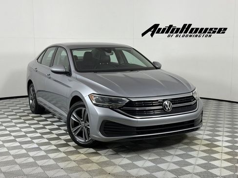 Used 2022 Volkswagen Jetta SE FWD image 1