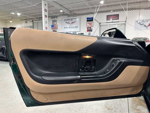 Used 1996 Chevrolet Corvette Coupe RWD image 12