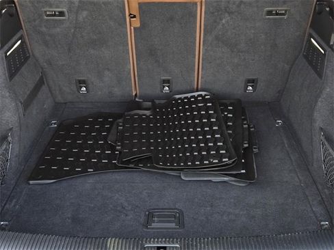 Used 2019 Audi Q5 2.0T Premium Plus w/ Premium Plus Package image 11