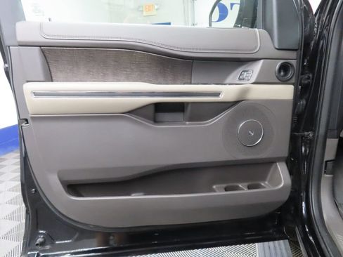 Used 2019 Ford Expedition Limited w/ Equipment Group 302A AWD/4WD image 55