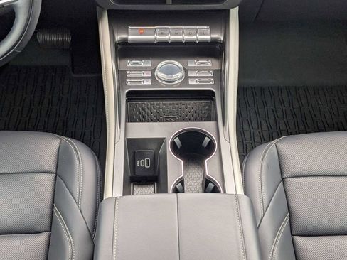 Used 2025 Lincoln Nautilus Premier AWD/4WD image 20