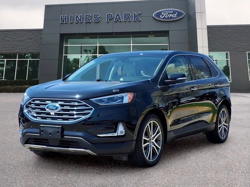 Used 2019 Ford Edge Titanium w/ Equipment Group 301A AWD/4WD image 3