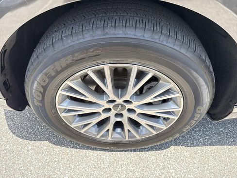 Used 2024 Genesis GV80 2.5T AWD/4WD image 11