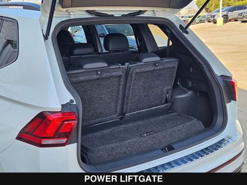 Used 2022 Volkswagen Tiguan SE R-Line image 36