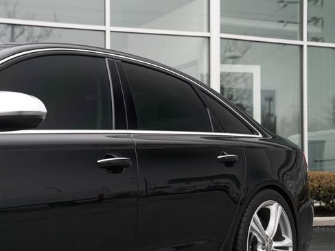 Used 2016 Audi S6 Prestige w/ Prestige Package image 9