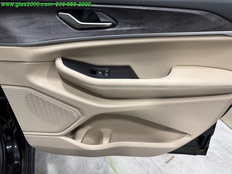 Used 2023 Jeep Grand Cherokee L Limited AWD/4WD image 29