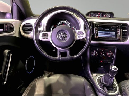 Used 2014 Volkswagen Beetle TDI image 8