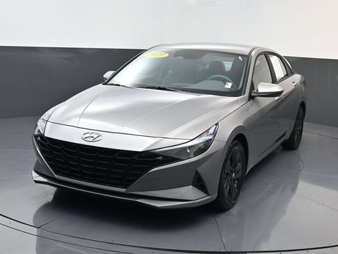 Certified 2023 Hyundai Elantra SEL FWD image 7
