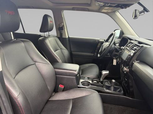 Used 2018 Toyota 4Runner TRD Off-Road Premium AWD/4WD image 16