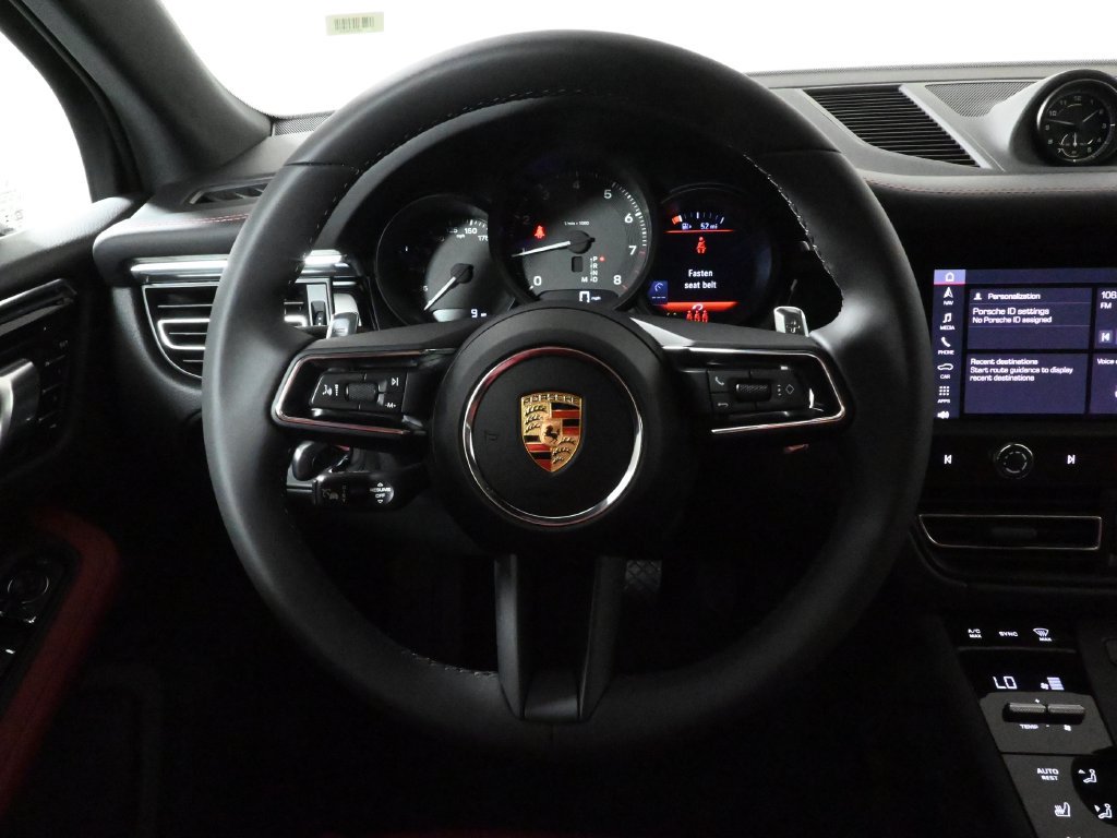 Used 2026 Porsche Macan AWD/4WD image 18