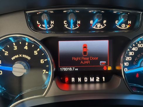 Used 2014 Ford F150 Platinum image 11