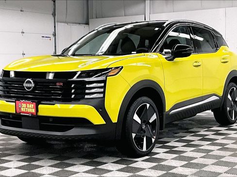 New 2026 Nissan Kicks SR w/ Cold Weather Package FWD image 3