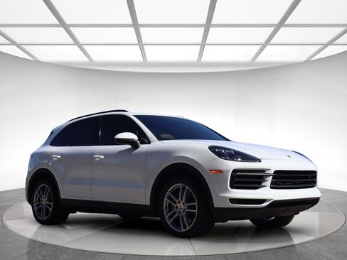 Used 2019 Porsche Cayenne S w/ Premium Plus Package AWD/4WD image 3