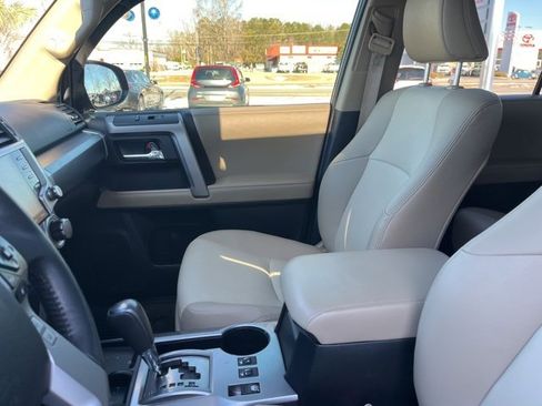 Used 2022 Toyota 4Runner SR5 Premium w/ Moonroof Package image 10