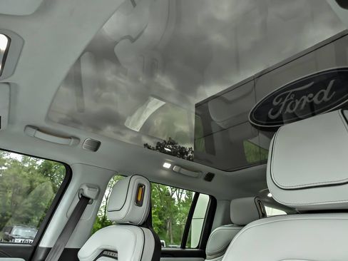 Used 2023 Rivian R1S Adventure AWD/4WD image 18