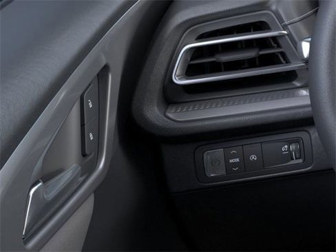 New 2025 Chevrolet Traverse LT w/ LPO, Floor Liner Package image 22