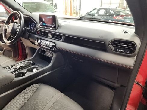 Used 2023 Honda Pilot Sport image 31