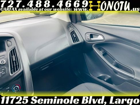 Used 2018 Ford Focus SE FWD image 25