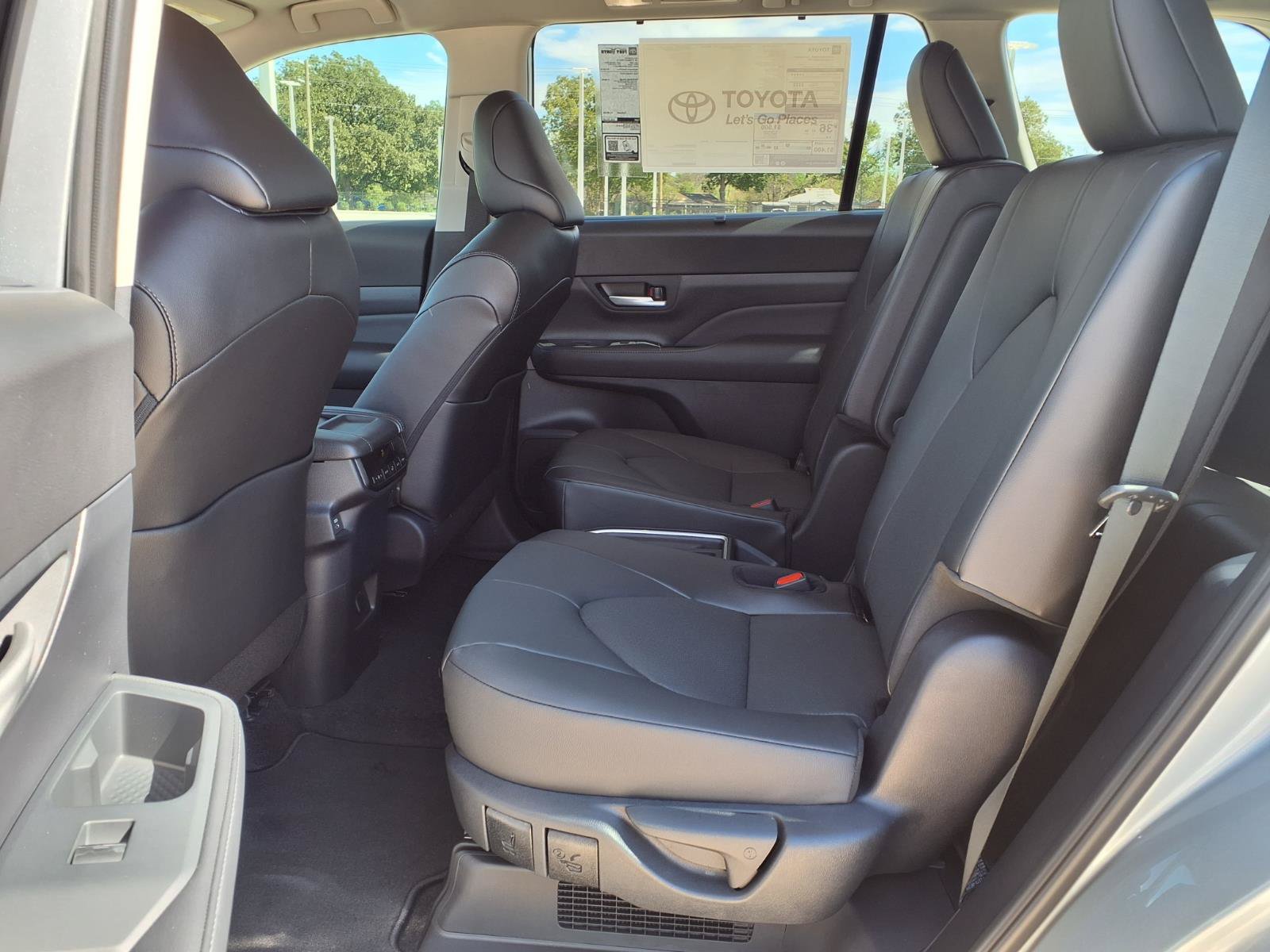 New 2026 Toyota Grand Highlander XLE FWD image 24