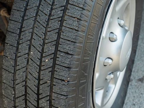 Used 2014 Ford E-350 and Econoline 350 XLT image 16