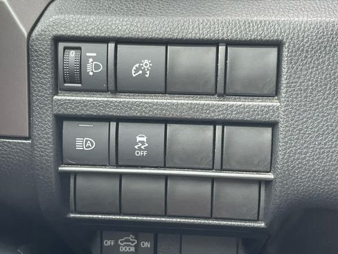 Used 2024 Toyota Tacoma SR5 AWD/4WD image 21