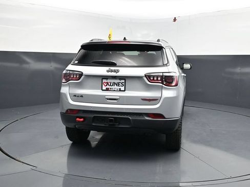 New 2026 Jeep Compass Trailhawk w/ Sun, Sound & Navigation Group AWD/4WD image 8