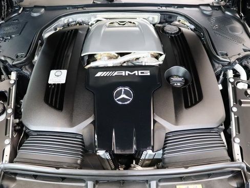 Used 2022 Mercedes-Benz SL 55 AMG 4MATIC w/ Driver Assistance Package image 29