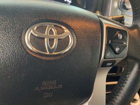 Used 2019 Toyota 4Runner SR5 AWD/4WD image 21