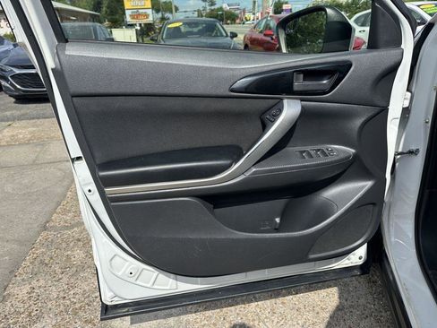 Used 2019 Mitsubishi Eclipse Cross ES AWD/4WD image 9