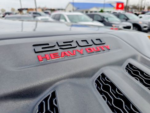 Used 2023 RAM 2500 Limited image 32