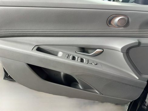 Used 2025 Hyundai Elantra SEL w/ Cargo Package FWD image 13