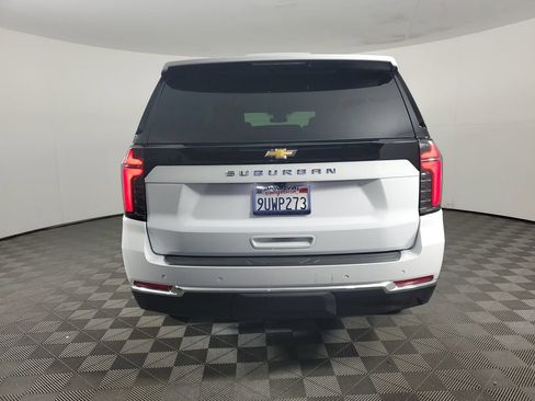Used 2025 Chevrolet Suburban LS image 5