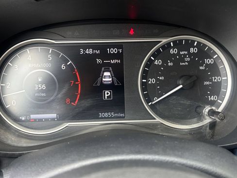 Used 2025 Nissan Versa SV FWD image 39