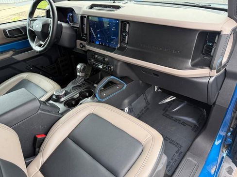 Used 2023 Ford Bronco Wildtrak AWD/4WD image 14