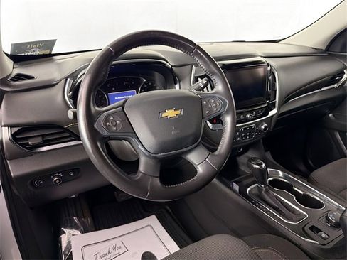 Used 2020 Chevrolet Traverse LT image 9