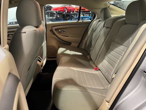 Used 2015 Ford Taurus SE image 27