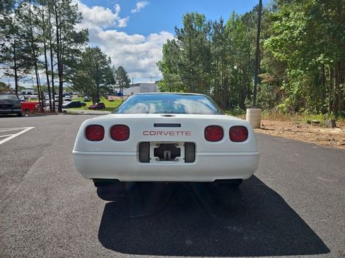 Used 1996 Chevrolet Corvette Coupe RWD image 6