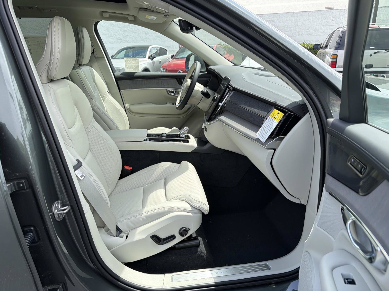 New 2027 Volvo XC90 B6 Ultra AWD/4WD image 21