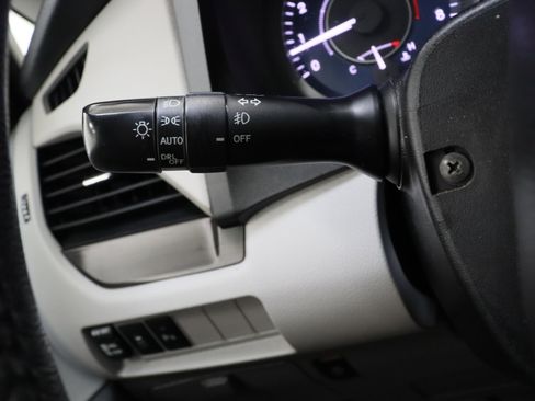 Used 2020 Toyota Sienna XLE w/ XLE Navigation Package image 27